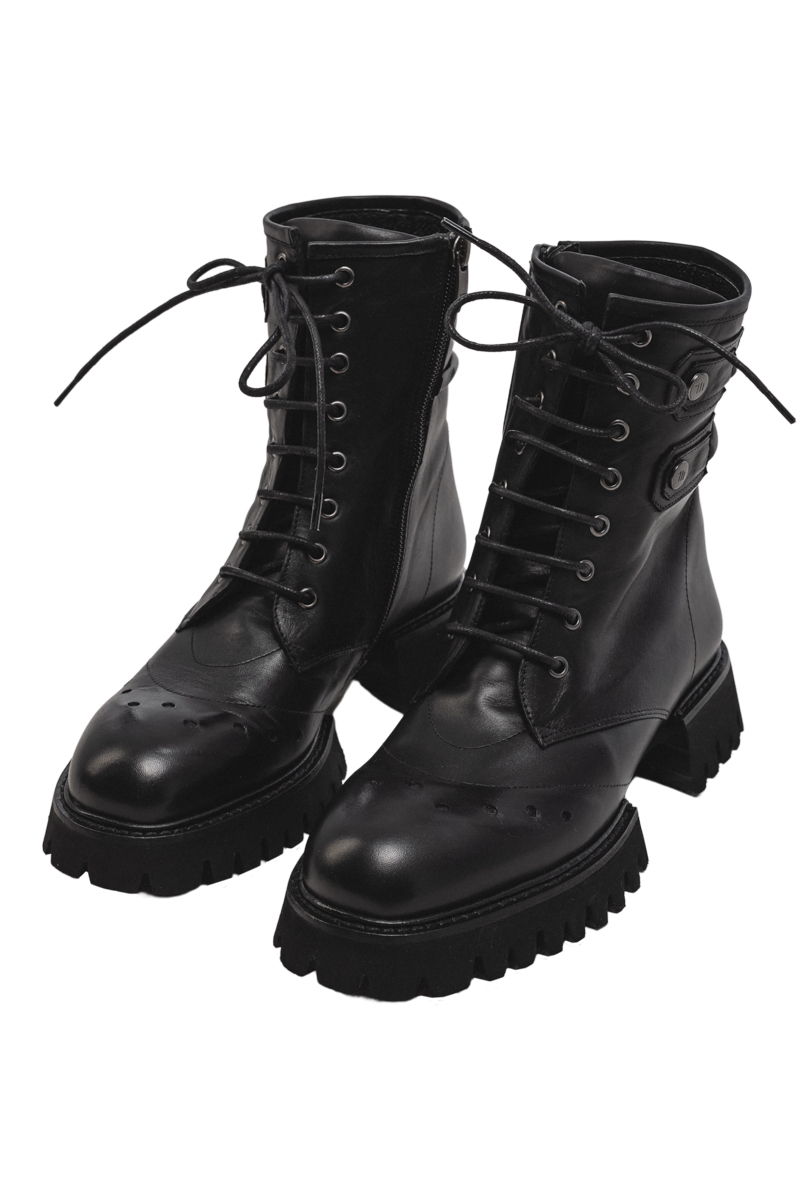 Black boots photo